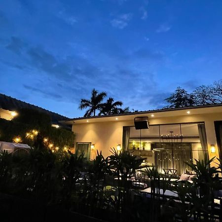 Kingston Resort Kanpur Bagian luar foto