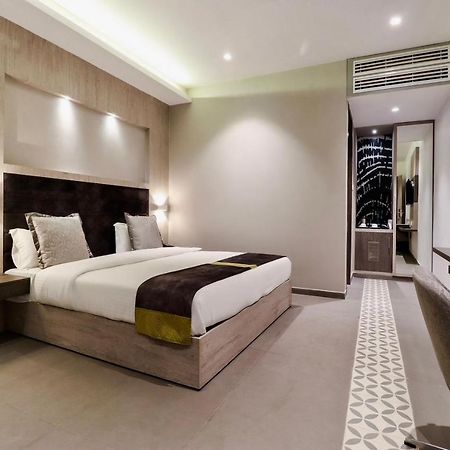 Kingston Resort Kanpur Bagian luar foto