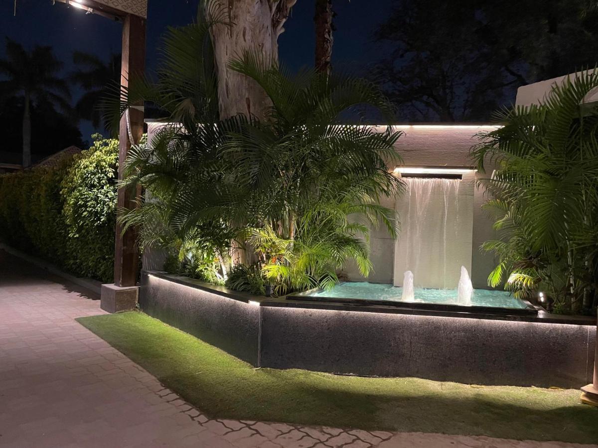Kingston Resort Kanpur Bagian luar foto