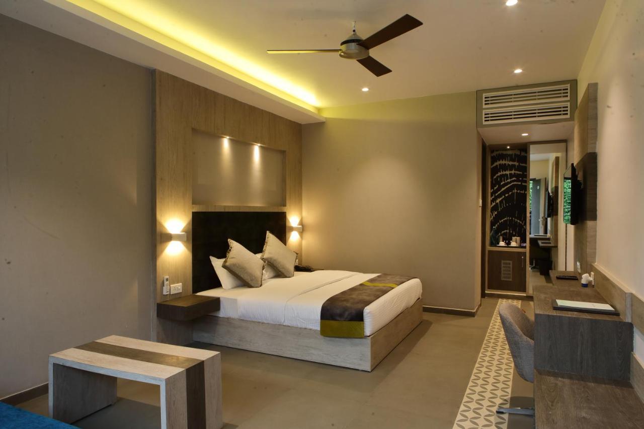 Kingston Resort Kanpur Bagian luar foto